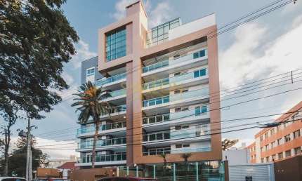 <p>Coberturas duplex , pronto para morar no Cabral com 3 Suítes!</p>