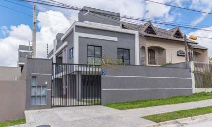<p>SOBRADO 4 DORMITÓRIOS UMA SUITE 2 VAGAS DE GARAGEM TINGUI/SANTA CANDIDA</p>