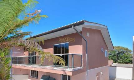 <p>Casa com 5 quartos à venda na Rua Flávio Cavalcanti, Barreirinha, Curitiba, 306 m2 por R$ 800.000,00</p>