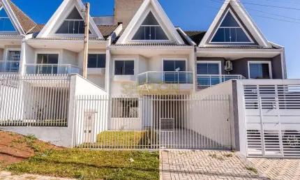 <p>SOBRADO TRIPLEX NOVO - ALTO PADRÃO - 147m² - R$ 787.000,00 - NOVO MUNDO </p>