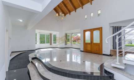 <p>CASA EM CONDOMINIO, 4 QUARTOS, 6 VAGAS, TERRENO ARBORIZADO, PISCINA, SAO BRAZ, CURITIBA, PR.</p>