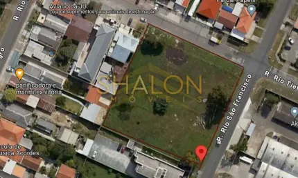 <p>TERRENO DE ESQUINA Á VENDA - 3.600 m² NO BAIRRO WEISSÓPOLIS - PINHAIS Á 200 DA AVENIDA IRAI E Á 1,9 KM DO AUTÓDROMO.</p>