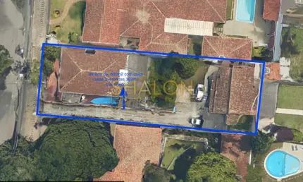 <p>Casa/terreno no Bairro Hugo Lange Alto da Rua XV</p>