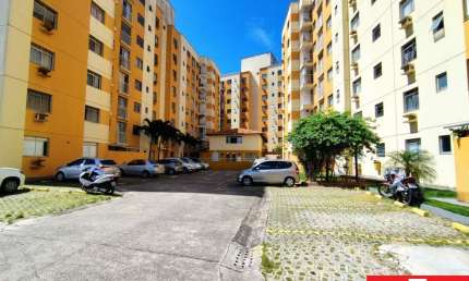 Apartamento com 3 quartos para alugar na Rua Brigadeiro Alberto Costa Mattos, 167, Estrada do Coco, Lauro de Freitas, 71 m2 por R$ 2.000