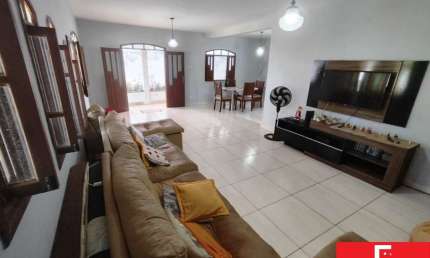Casa com 3 quartos à venda na Rua Garcia Lorca, Ipitanga, Lauro de Freitas por R$ 630.000