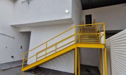 Sala comercial para alugar na Rua Araponga, Pitangueiras, Lauro de Freitas por R$ 7.000