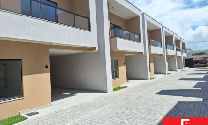 Casa com 4 quartos à venda na Rua Osvaldo B Pitangueiras, Pitangueiras, Lauro de Freitas por R$ 670.000