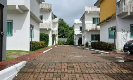Casa com 3 quartos à venda na Rua Osvaldo B Pitangueiras, Pitangueiras, Lauro de Freitas por R$ 550.000