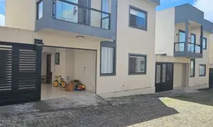 Casa com 3 quartos à venda na Miragem, Miragem, Lauro de Freitas por R$ 850.000
