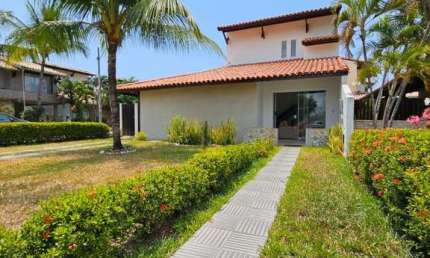 Casa com 5 quartos à venda na Rua Arlete Souza Costa, Centro, Lauro de Freitas por R$ 1.080.000