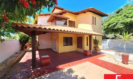 Casa com 5 quartos à venda na Rua Osvaldo B Pitangueiras, Pitangueiras, Lauro de Freitas por R$ 890.000