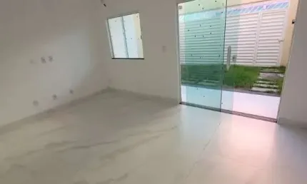Casa com 3 quartos à venda na Rua Pilão Arcado, Vila Praiana, Lauro de Freitas por R$ 380.000