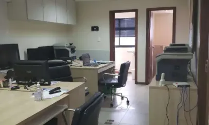 Sala comercial com 4 salas à venda na Avenida Luiz Tarquínio Pontes, 1, Vilas do Atlantico, Lauro de Freitas, 152 m2 por R$ 460.000