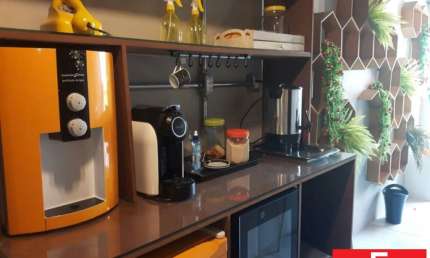 Sala comercial com 9 salas para alugar na Av. Estrada do Coco, 2, Estrada do Coco, Lauro de Freitas por R$ 799