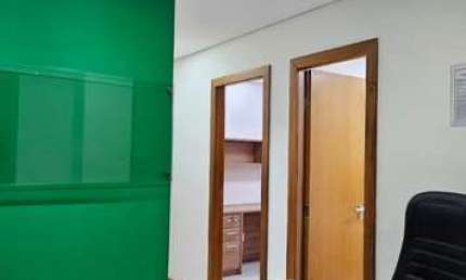 Sala comercial com 6 salas para alugar na Rua Leonardo Rodrigues da Silva, Pitangueiras, Lauro de Freitas por R$ 3.500