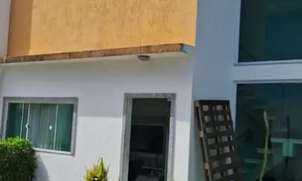 Casa com 4 quartos à venda na Rua Noêmia M Paranhos, Pitangueiras, Lauro de Freitas por R$ 690.000