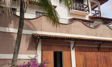 Alugo casa maravilhosa com piscina churrasqueira 4 quartos com quintal