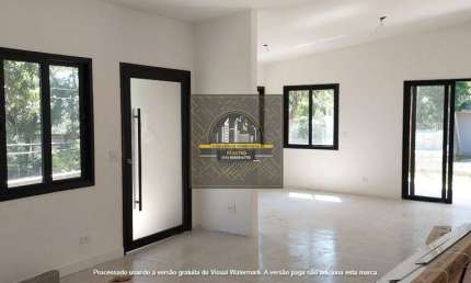 Casa à venda na Estrada Fazendinha, Jardim Ana Estela, Carapicuíba - SP