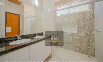 Casa à venda na Rua México, Chácara dos Lagos, Carapicuíba - SP