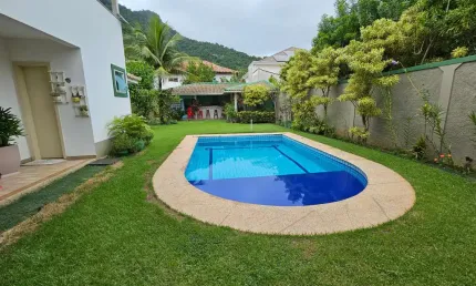 Casa à venda na Rua Isis Dias Oliveira, Recreio dos Bandeirantes, Rio de Janeiro - RJ