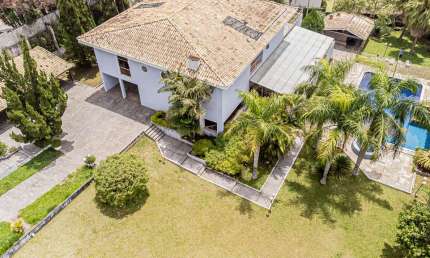 Casa à venda na Rua Odair Martins, Chácara São João, Carapicuíba - SP