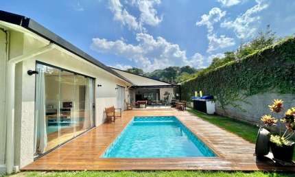 Casa à venda na Rua Rio Bonito, Chácara Eliana, Cotia - SP