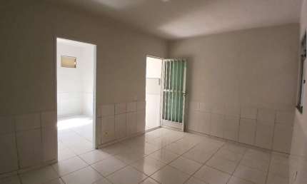 Casa para alugar na Rua Cananeia, Jardim Gramacho, Duque de Caxias - RJ