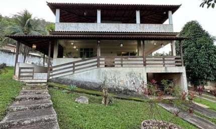 Casa à venda na Rua Doutor Genaro Nóbrega, Parque A Equitativa, Duque de Caxias - RJ