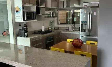 Casa à venda na Avenida Marquês de Baependi, Parque Moderno, Duque de Caxias - RJ
