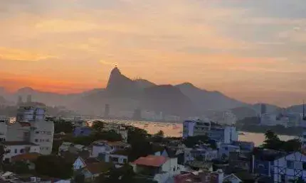 Apartamento à venda na Avenida São Sebastião, Urca, Rio de Janeiro - RJ