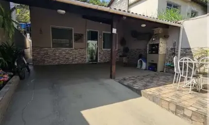 Casa à venda na Rua Vinte e Cinco de Agosto, Vila Santa Alice, Duque de Caxias - RJ