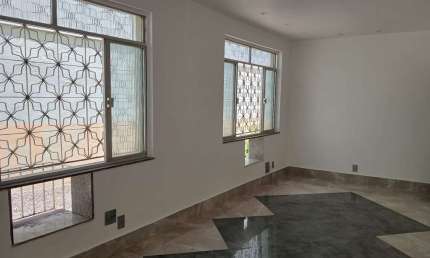 Casa para alugar na Rua General Câmara, Jardim Vinte e Cinco de Agosto, Duque de Caxias - RJ