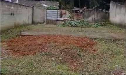 Terreno à venda na Rua Luiz Vicente Gonzaga, Mantiquira, Duque de Caxias - RJ