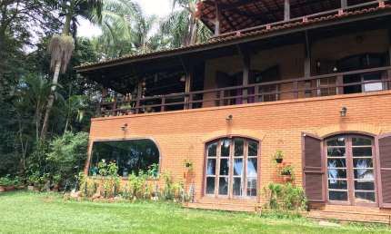Casa à venda na Rua Iris Memberg, Vila Jovina, Cotia - SP