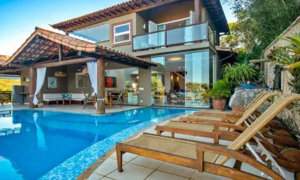 Casa à venda na Rua Marco Cândido, Ferradura, Armação dos Búzios - RJ