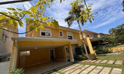 Casa à venda na Alameda Tangará, Bosque do Vianna, Cotia - SP