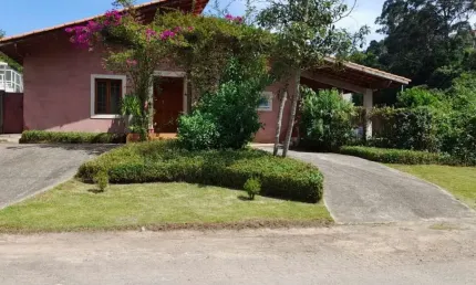 Casa à venda na Rua Ouro Preto, Chácara das Paineiras, Carapicuíba - SP