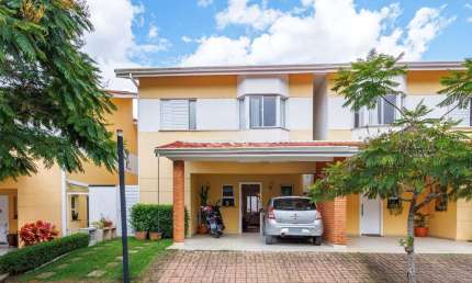 Casa à venda na Rua Manoel Pereira Leite, Granja Viana, Cotia - SP