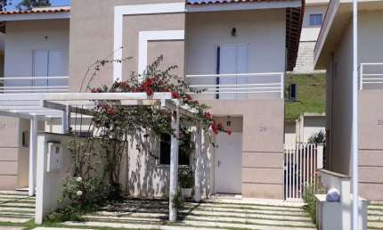 Casa à venda na Estrada do Capuava, Chácara Ondas Verdes, Cotia - SP