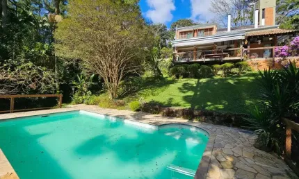 Casa à venda na Estrada Fazendinha, Jardim Ana Estela, Carapicuíba - SP