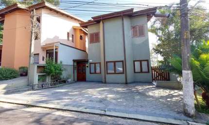 Casa para alugar na Rua Campos Elíseos, Petit Village, Cotia - SP