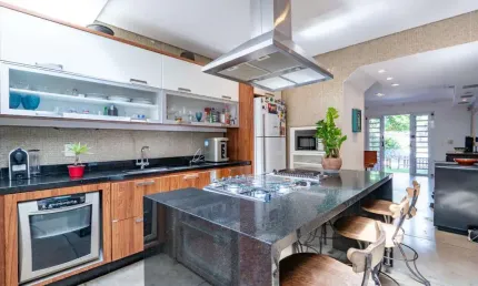 Casa à venda na Rua Vicente Leporace, Campo Belo, São Paulo - SP