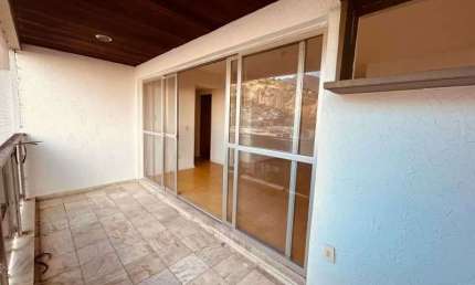 Apartamento à venda na Rua Botucatu, Grajaú, Rio de Janeiro - RJ