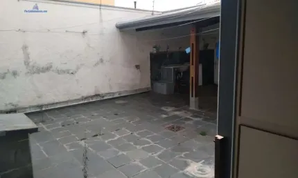 Casa à venda na Rua Ana Vieira de Almeida, Vila São José, Taubaté - SP