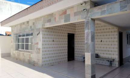 Casa à venda na Rua Capitão Fritz Rogner, Caiçara, Praia Grande - SP