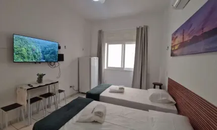 Conjugado para alugar na Avenida Nossa Senhora de Copacabana, Copacabana, Rio de Janeiro - RJ