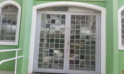 Vende Barracão Comercial no Bairro Araés em Cuiabá MT