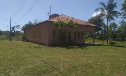 Aluga-se chácara residencial na região do Distrito Industrial