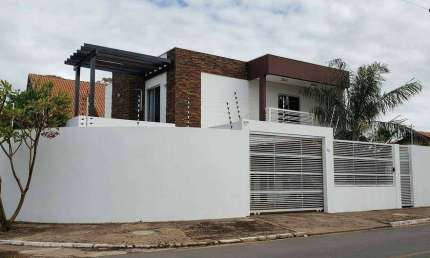 Belo sobrado apto para comercio a venda no Santa Cruz II em Cuiabá