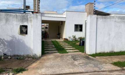 Vende-se casa no bairro Jardim das Palmeiras Cuiabá